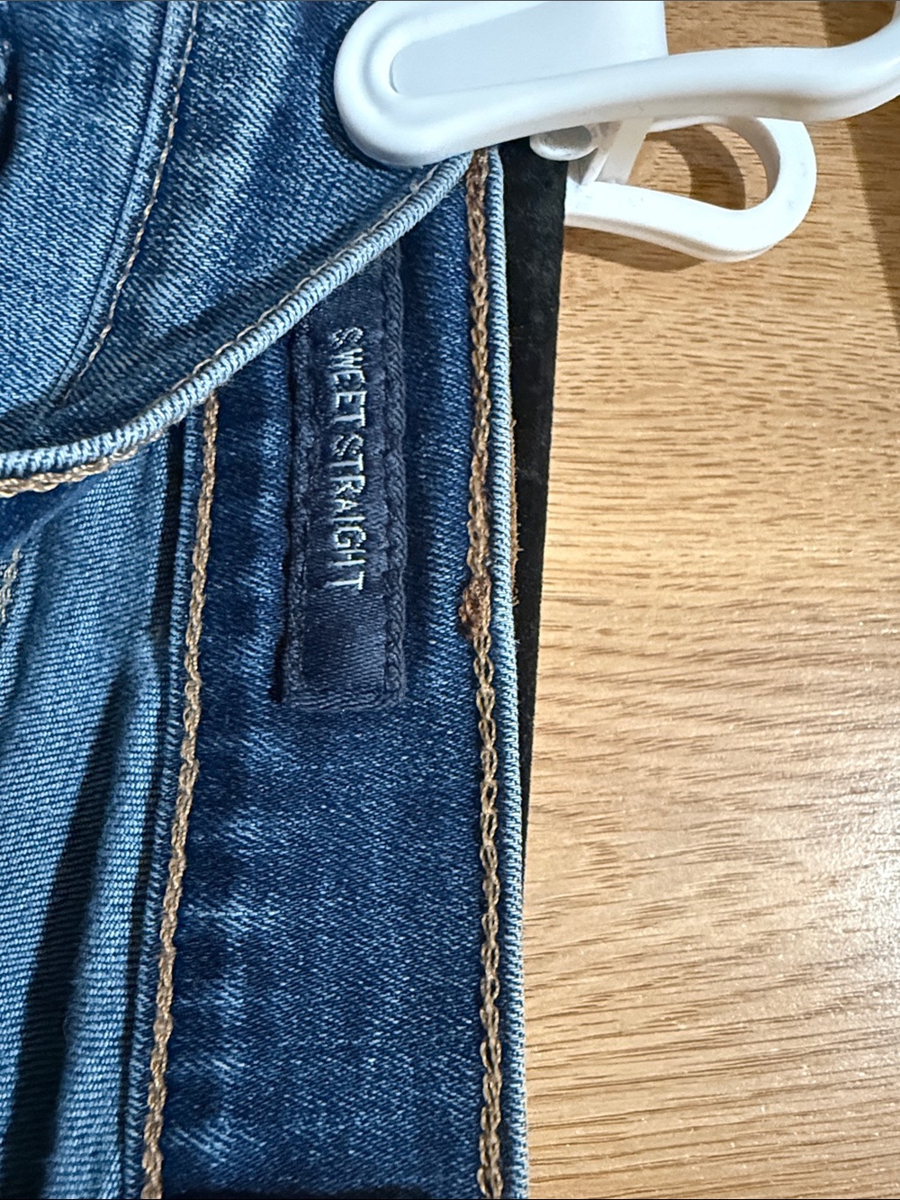 Lucky Brand Sweet Straight Medium Blue Jeans - Picture 3 of 5